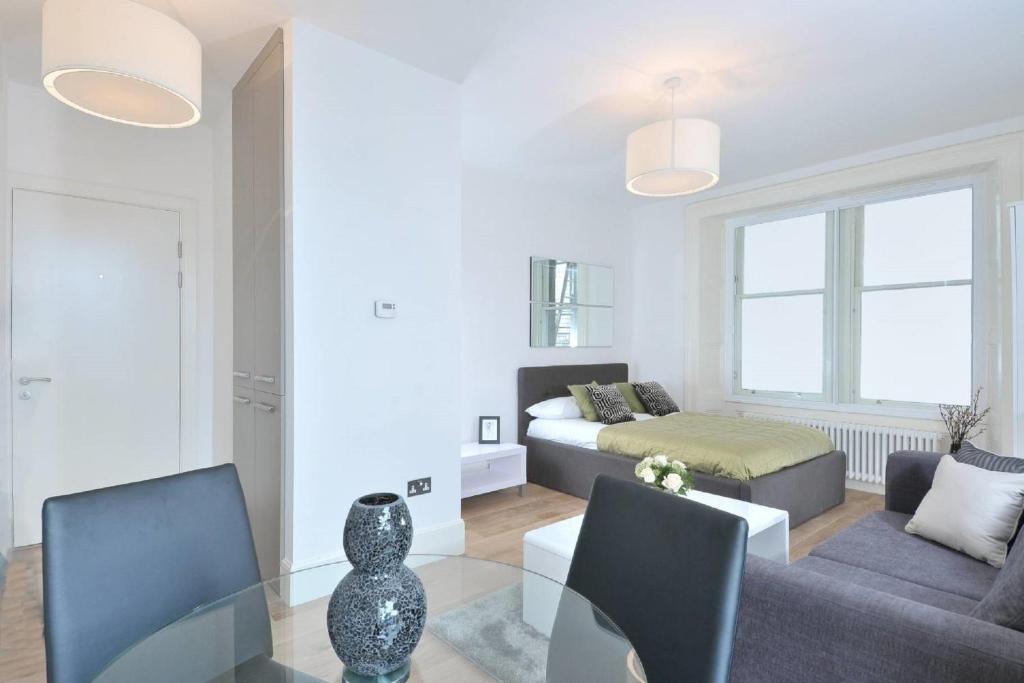 Destiny Scotland - St Andrew Square Apartments Edinburgh Room photo