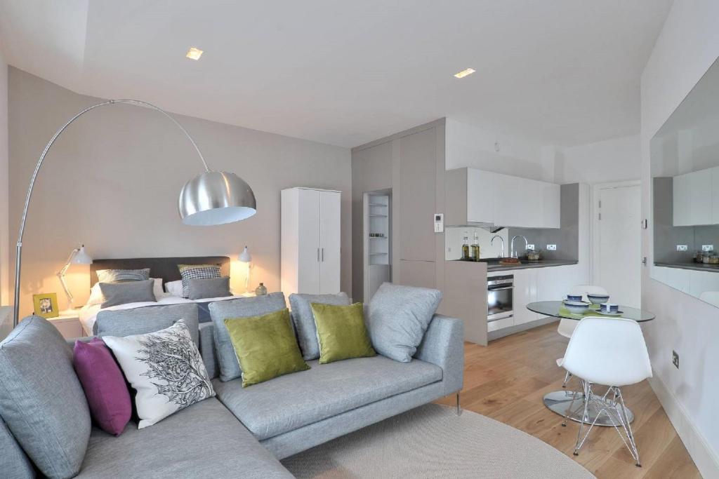 Destiny Scotland - St Andrew Square Apartments Edinburgh Room photo